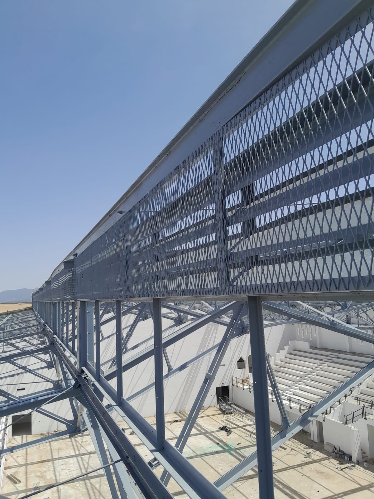 Traitement anticorrosion de charpente salle des sports – Image 10